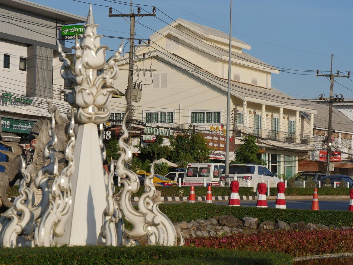 Reun Pon Aek Hotel Chiang Rai Bagian luar foto